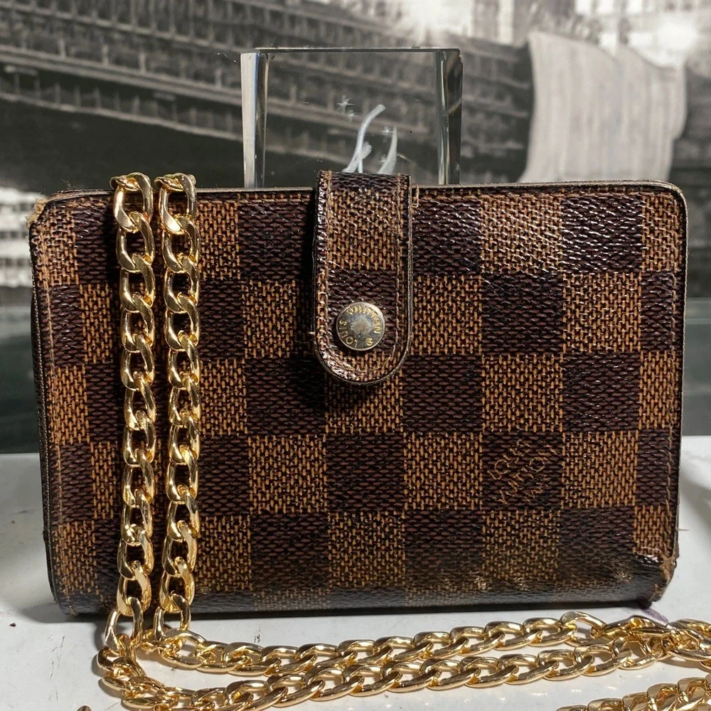 Authentic Louis Vuitton Damier Kisslock Wallet